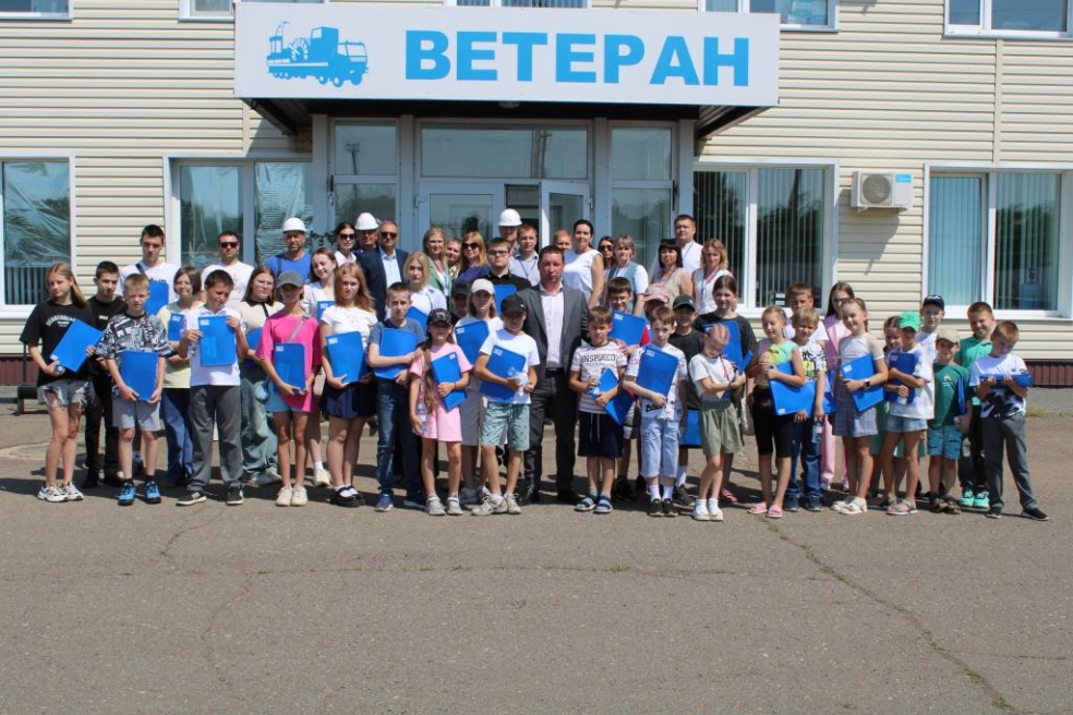 Экскурсия на работу к родителям.