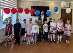 Теплые слова и подарки для первоклассников!